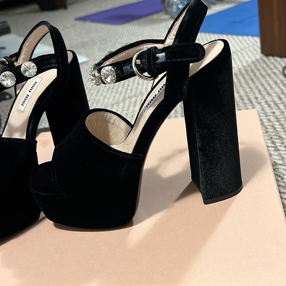 Miu Miu velvet heel - Picture 2 of 8